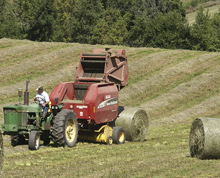 Landwirtschaft und Rundballenpressen