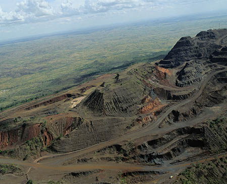 Minería de rocas duras y tajo abierto