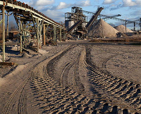 Minería de rocas duras y tajo abierto